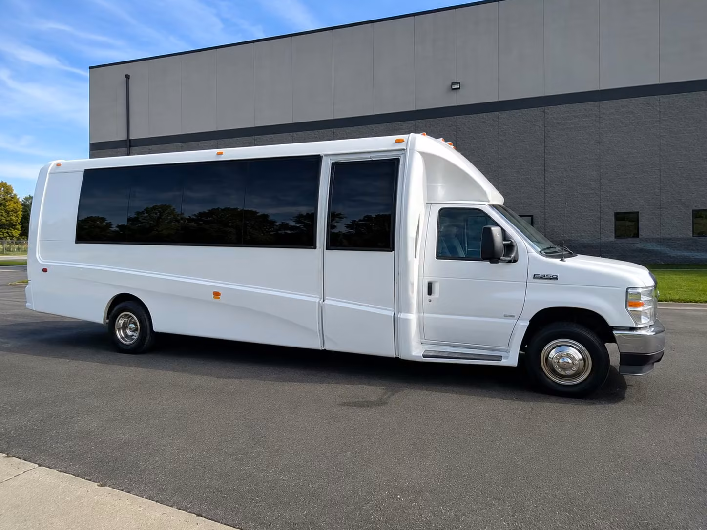15 passenger minibus