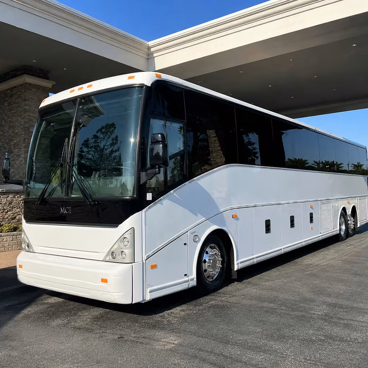 tallahassee charter bus rental exterior